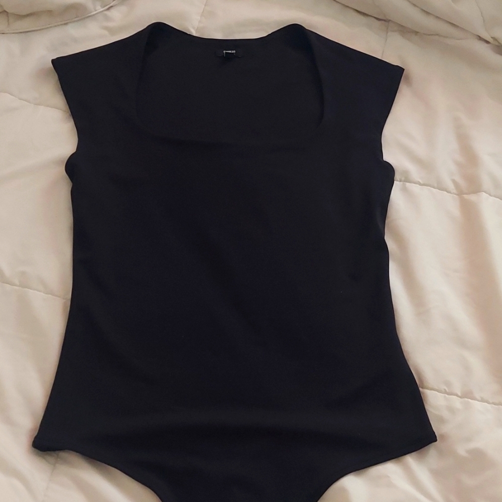 Express Body Contour Bodysuit In size M
